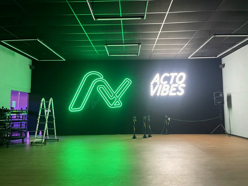 Sinalização e Painel Acto Vibes (3) - QSign